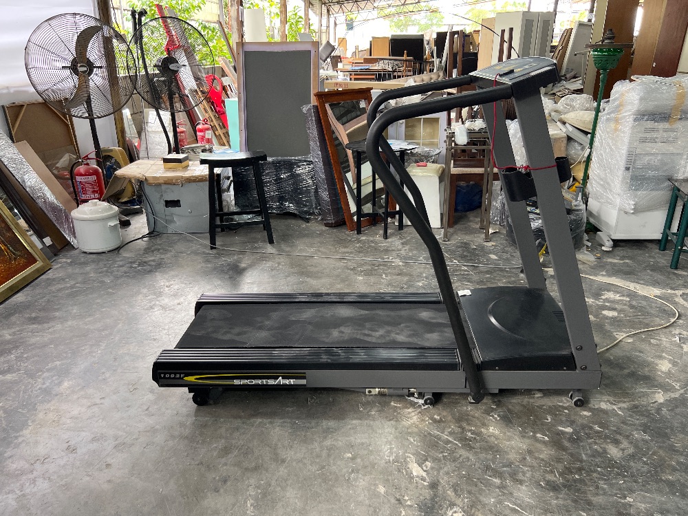 SPORTSART Treadmill 1092F Unearth Store