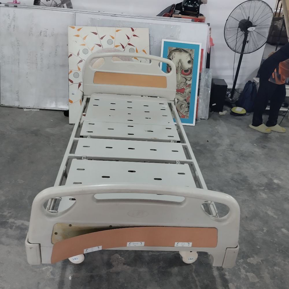 LKL Metal Hospital Bed / Katil Hospital Logam LKL - Unearth Store