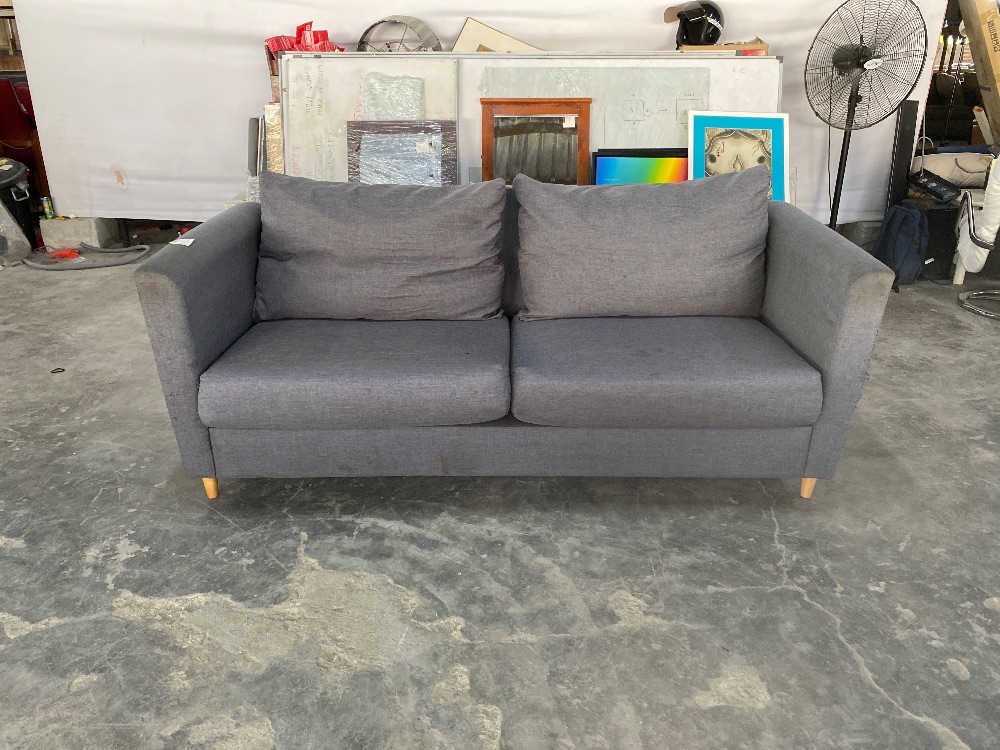 2 Seater Fabric Sofa Grey Colour / Sofa Fabrik 2 Tempat Duduk Warna