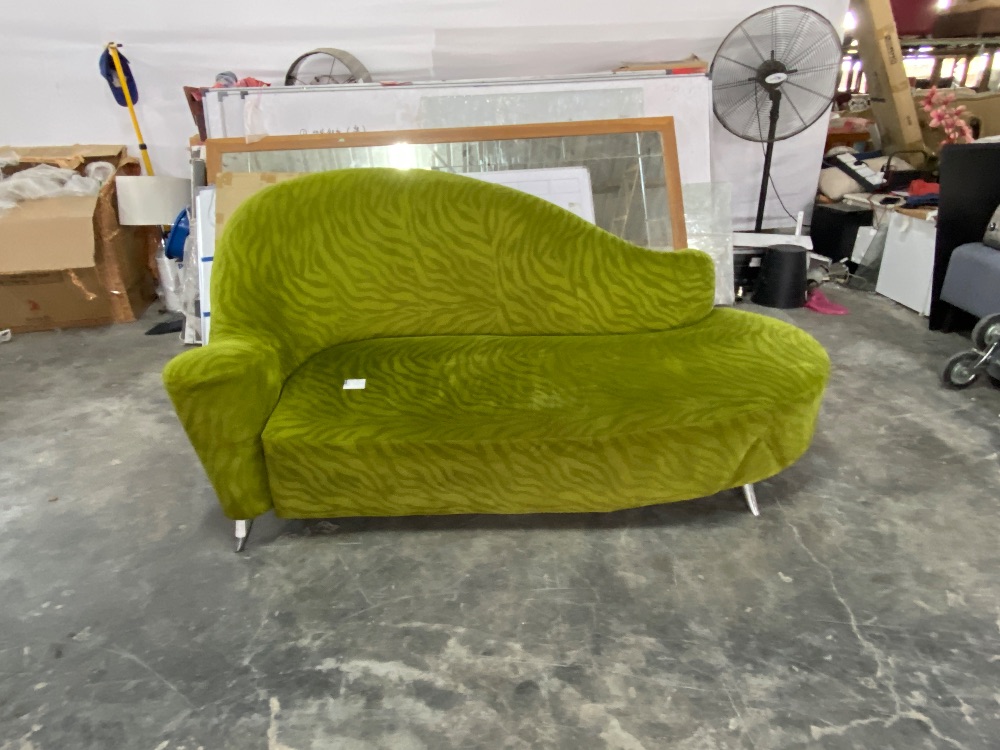 Fabric Chaise Lounge Green Colour / Fabric Chaise Lounge Warna Hijau