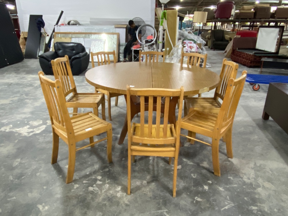 Wooden Round 8 Seater Dining Table set with (9)/ Meja Makan Bulat 8