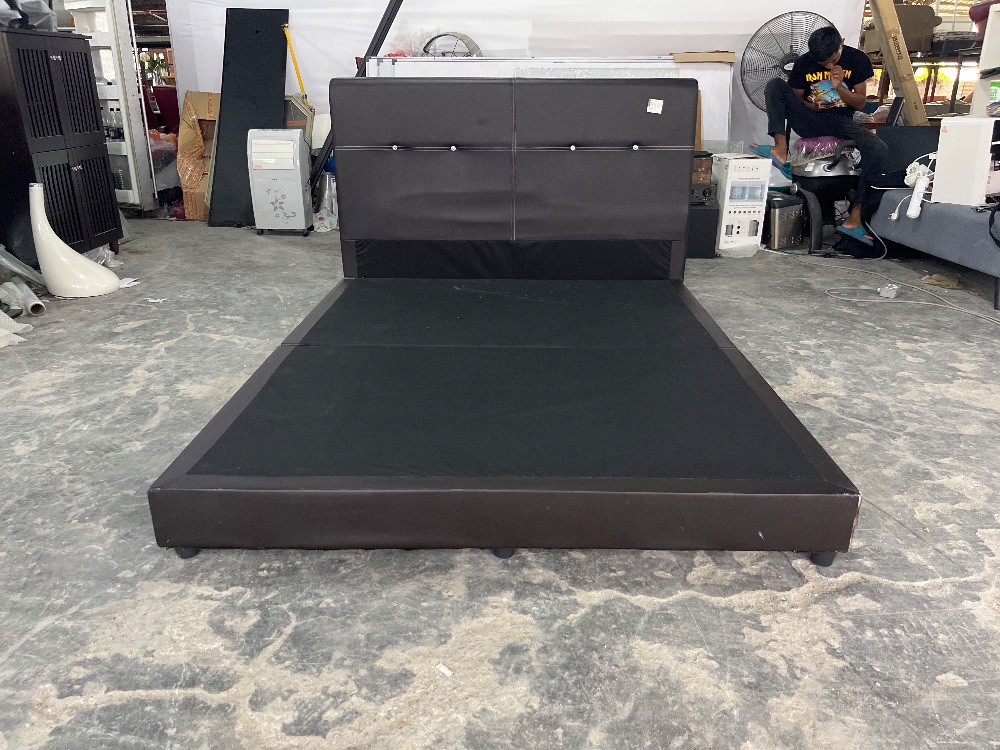 PU Leather Queen Size Bed Frame Black Colour / Rangka Katil Saiz Queen