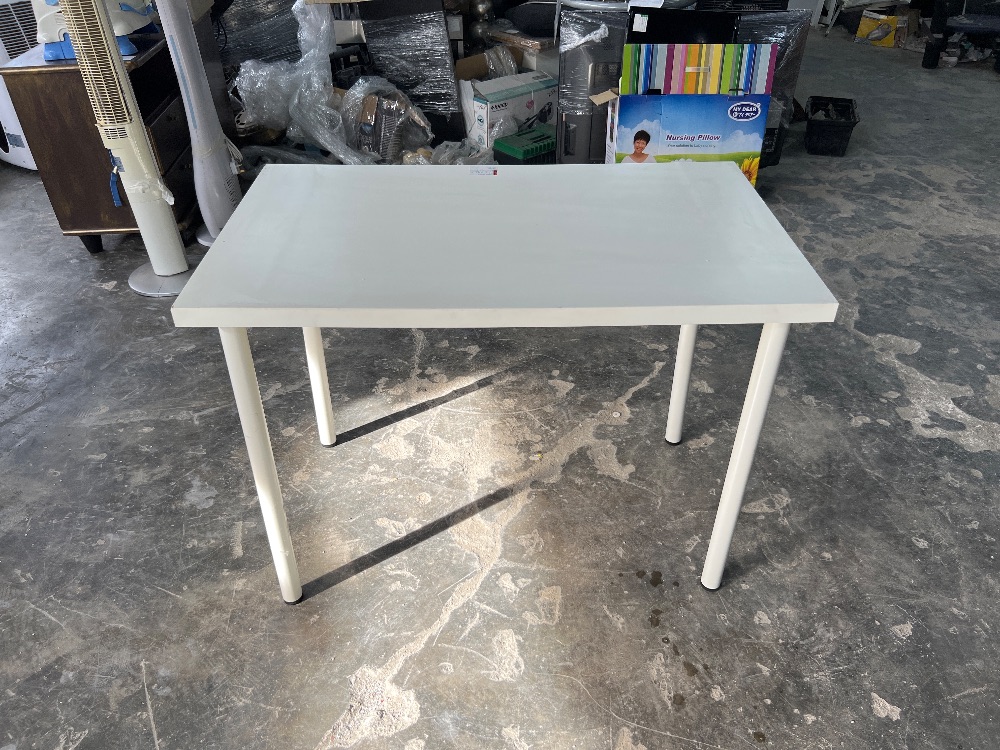IKEA Linnmon Work Desk White Colour / Meja Kerja IKEA Linnmon Warna ...