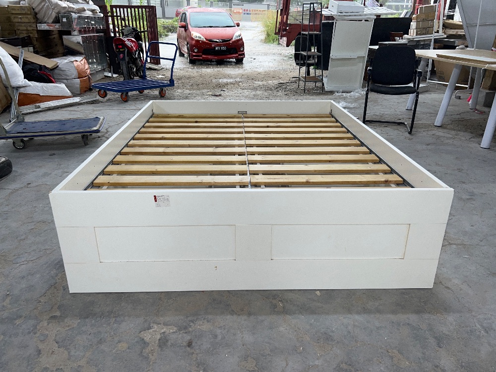 Queen Size Wooden Bed Frame with Storage / Rangka Katil Kayu Saiz Queen ...