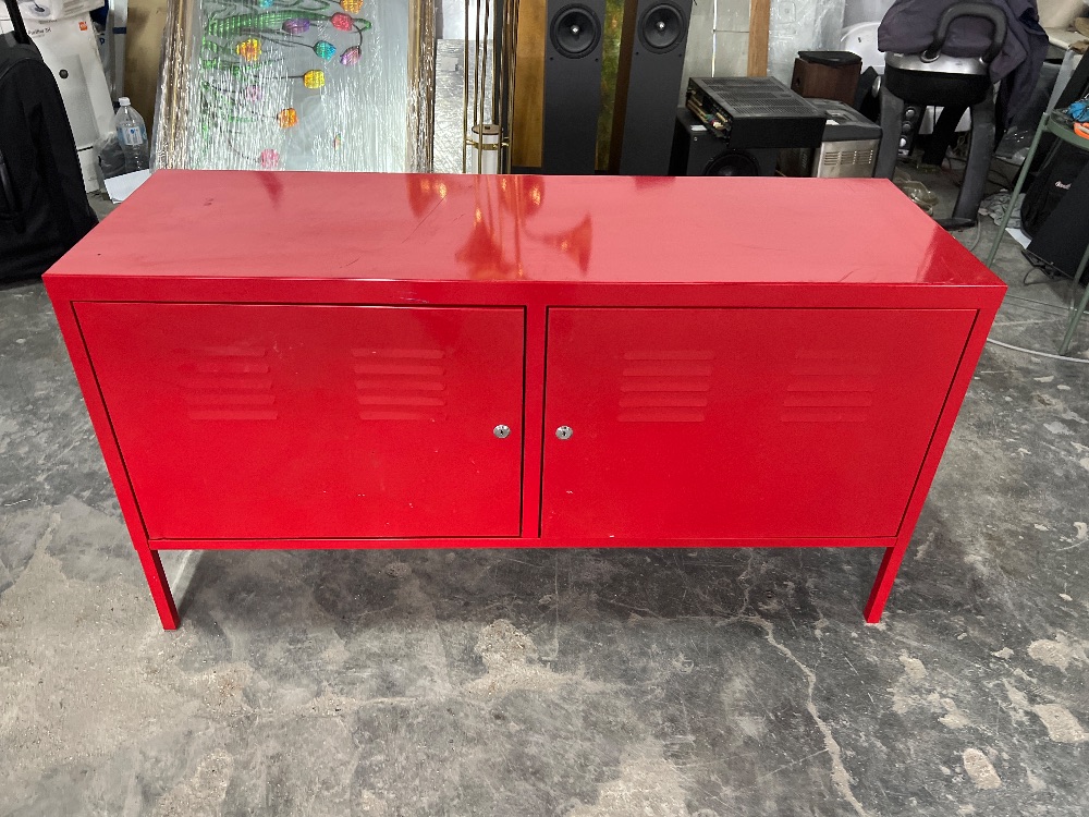 Metal TV Red Colour / TV Logam Warna Merah Unearth Store
