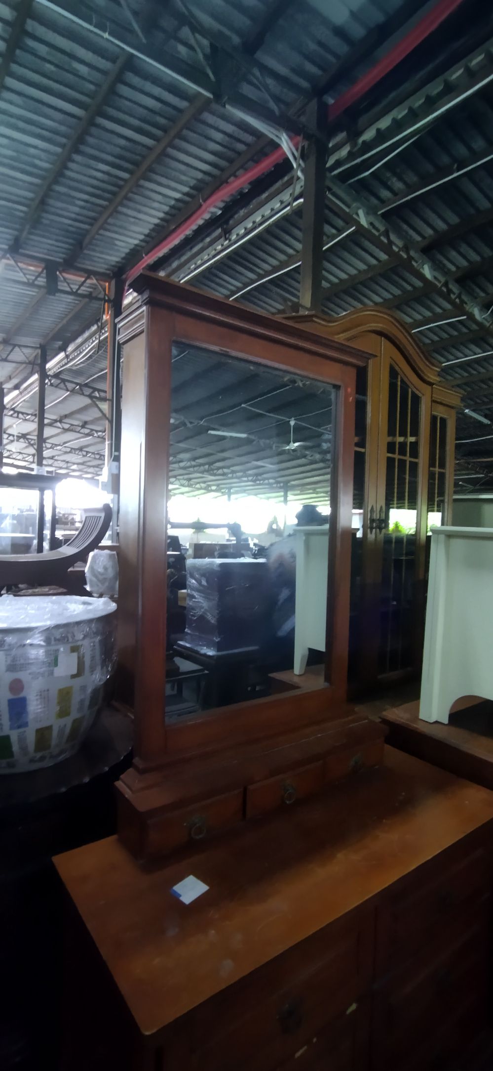 Brown Wooden Dressing Table With Mirror / Meja Solek Kayu Coklat Dengan