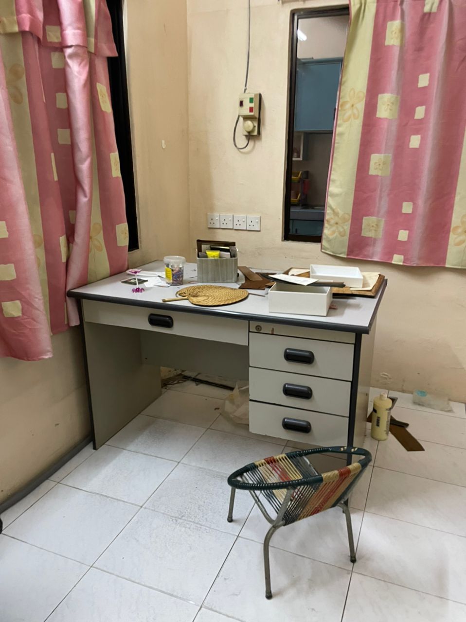 White Office Desk - Unearth Store