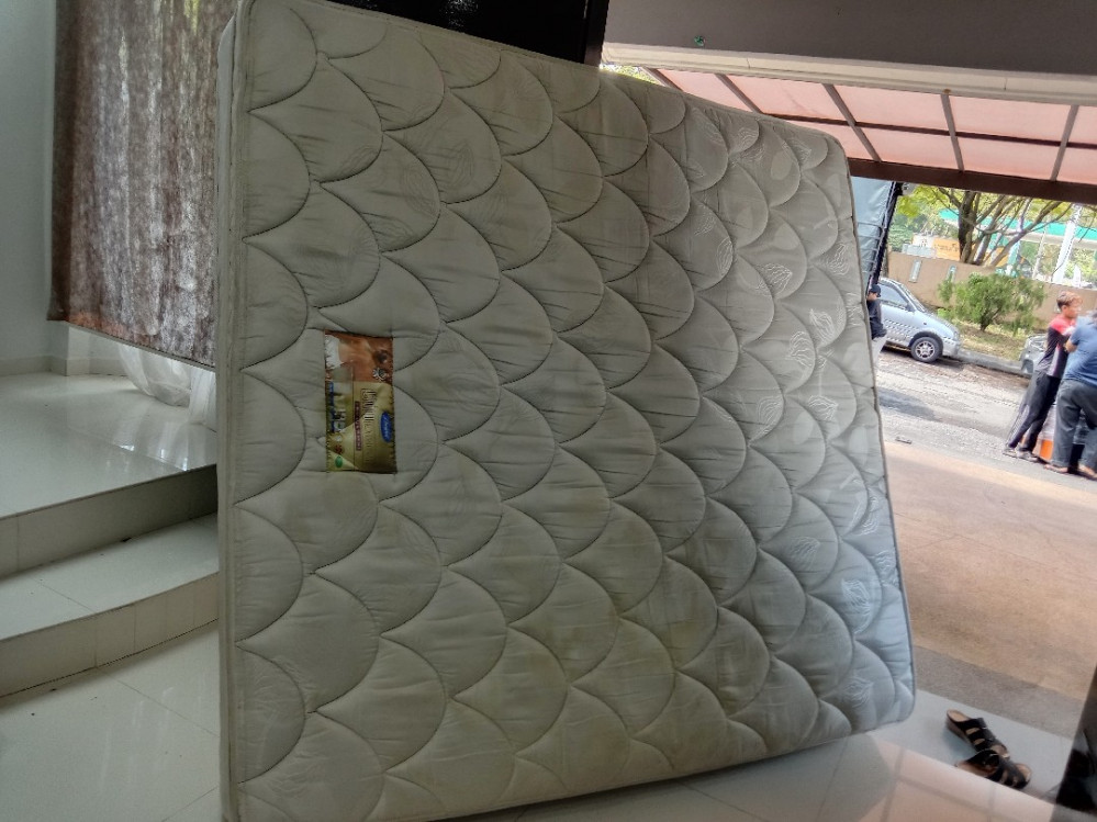 Queen Sized Mattress - Unearth Store
