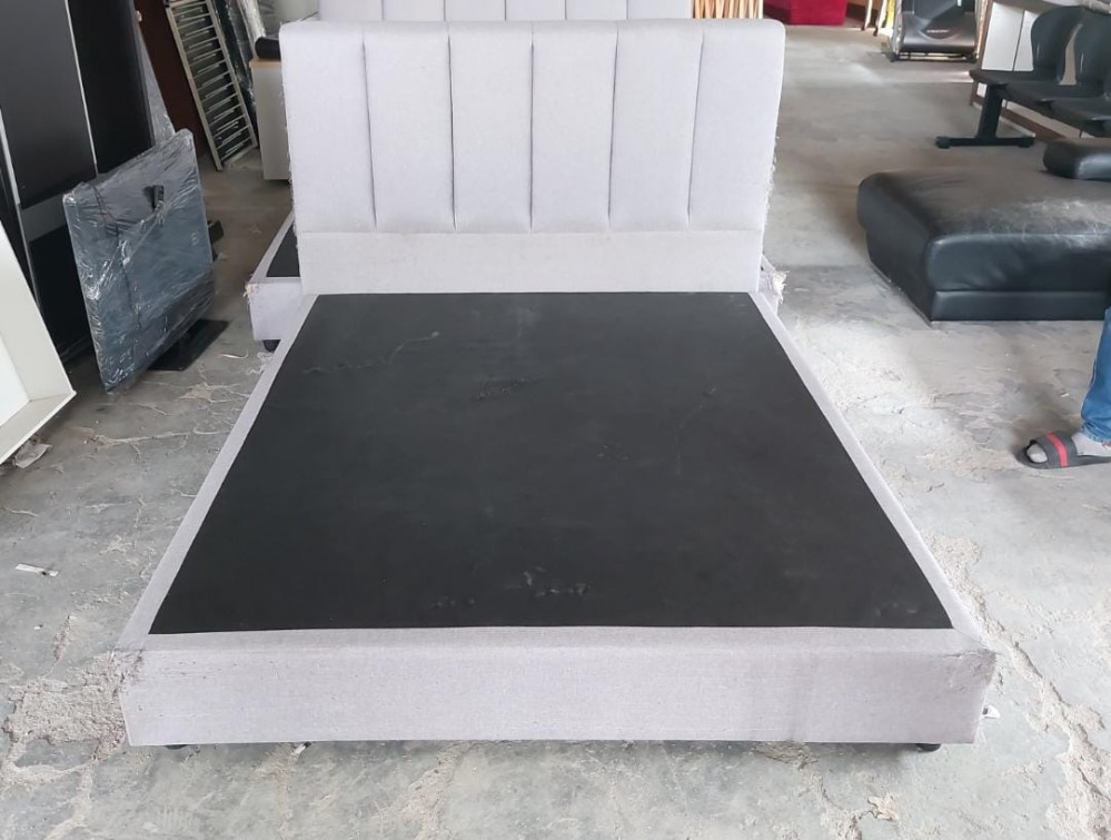 Grey queen size divan - Unearth Store