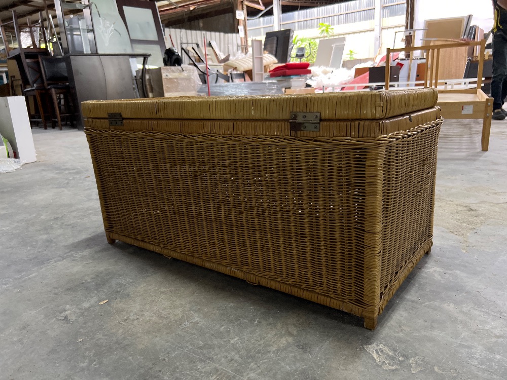 Wooden Rattan Storage Chest / Peti Simpanan Rotan Kayu Unearth Store