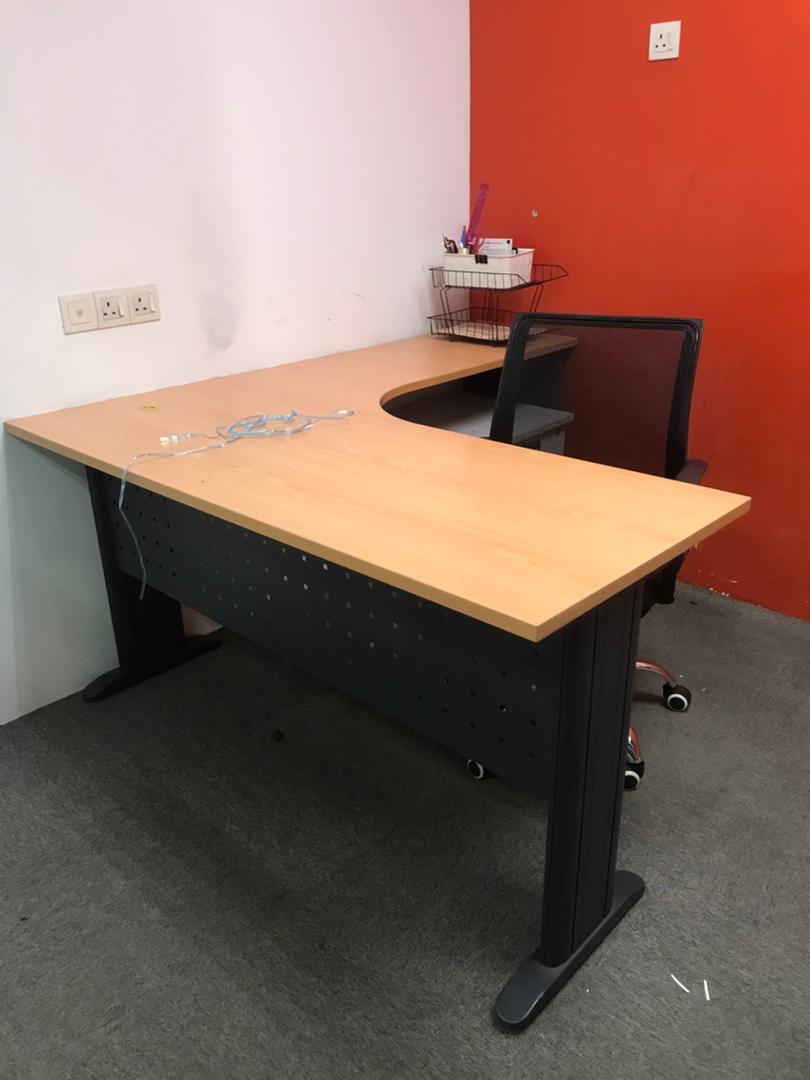 L-shape office table - Unearth Store