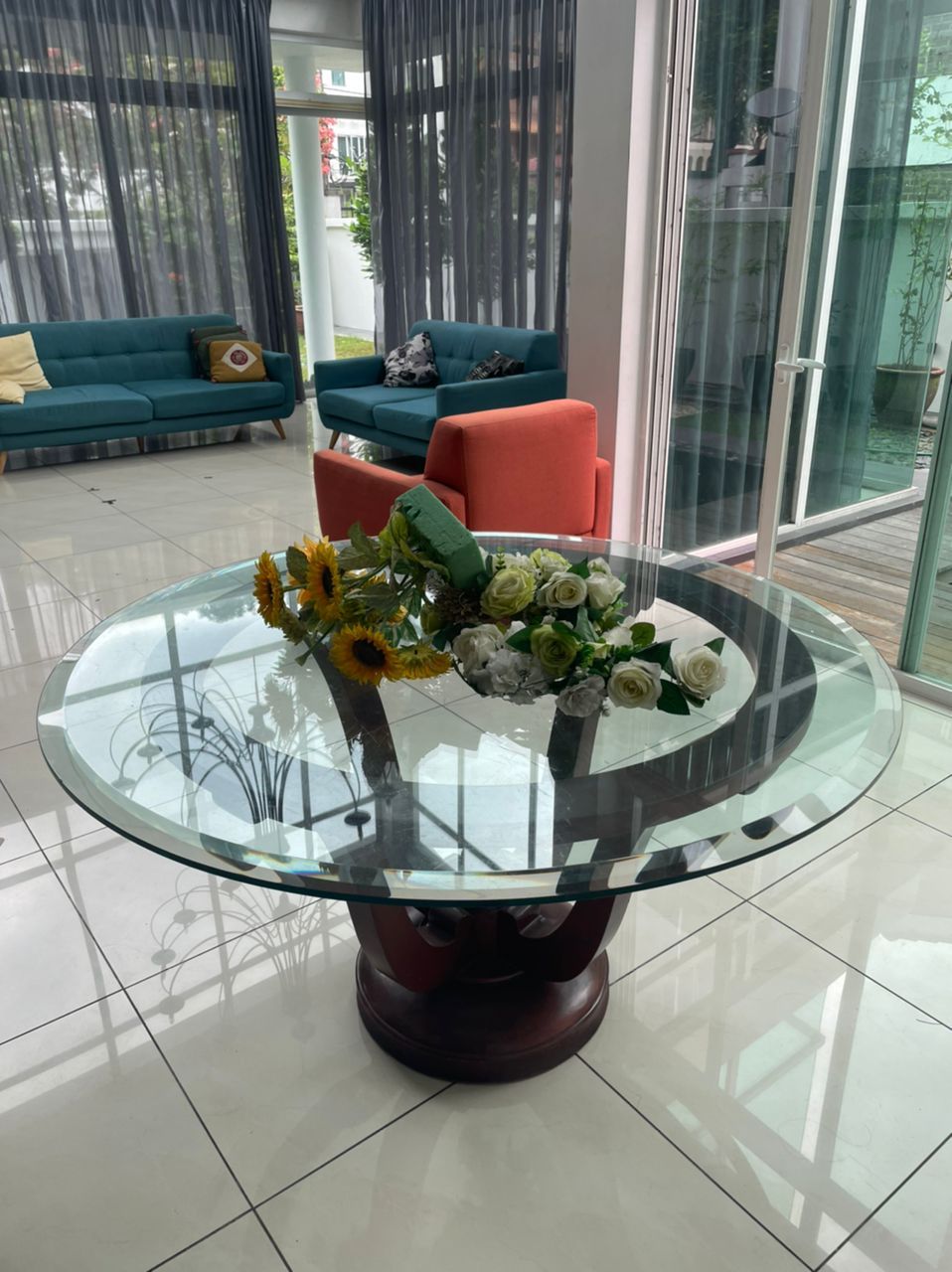 Round Table Kaca Glass Round Table with Wooden Base / Meja Bulat Kaca dengan Tapak Kayu ...
